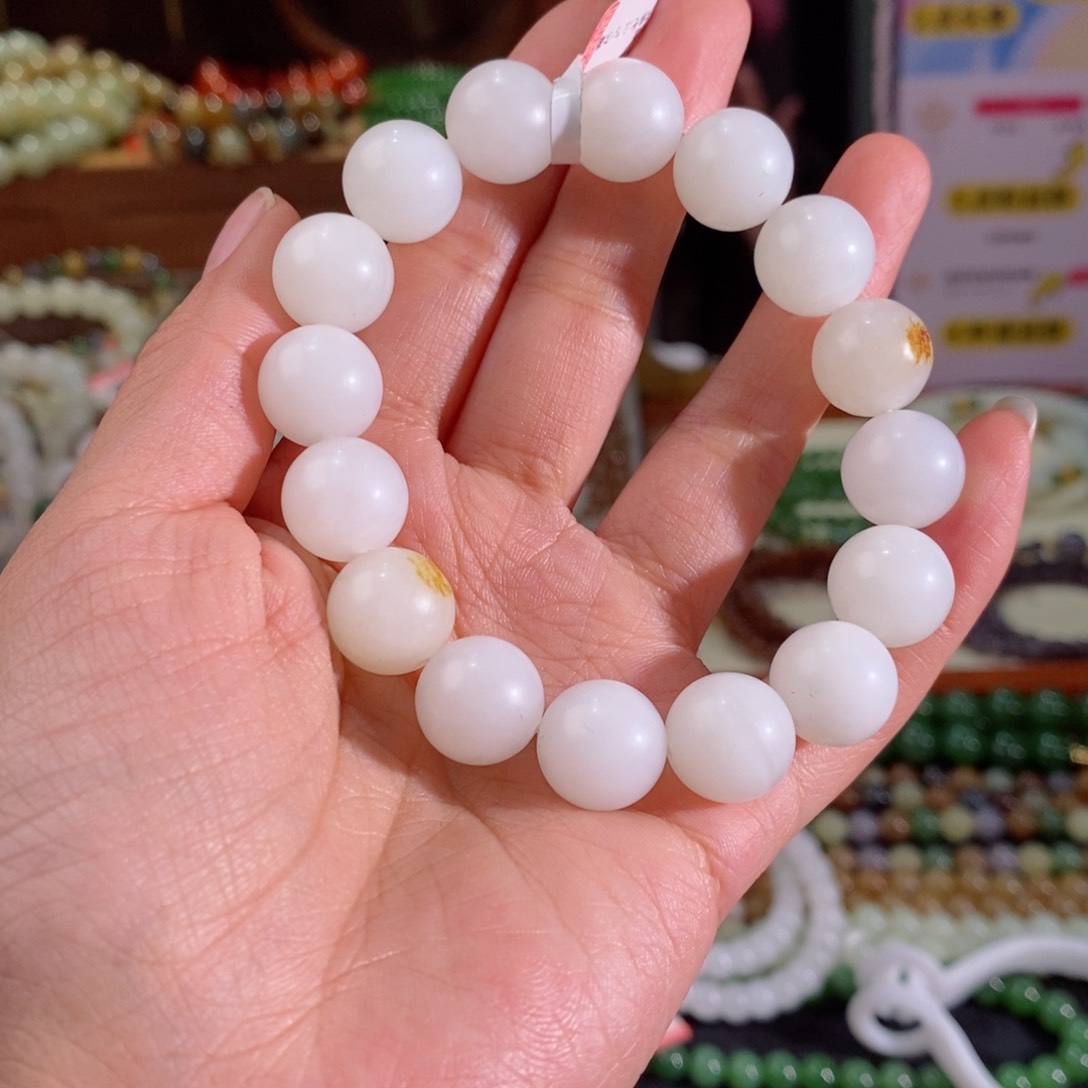 和田玉手串多样性拍一发一未镶嵌宝***岁