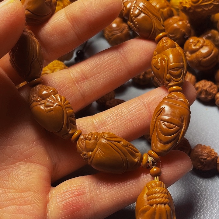 圆***头野生的龙纹桃核十八罗汉