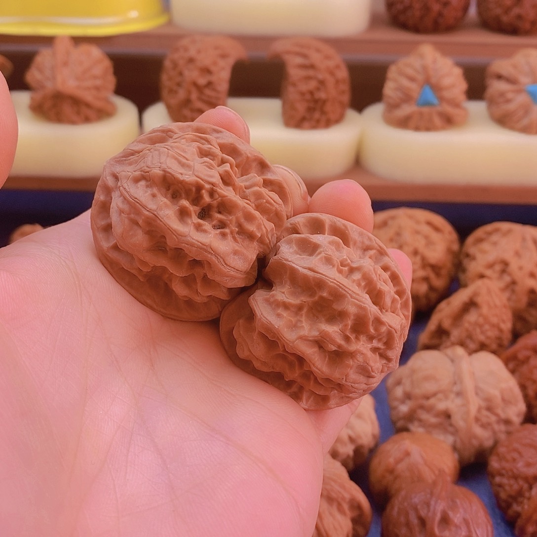 38磐石全品文玩核桃