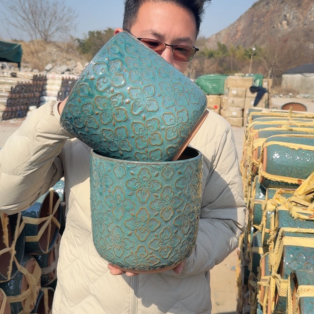 紫砂花盆口20高20（两个中国节绿