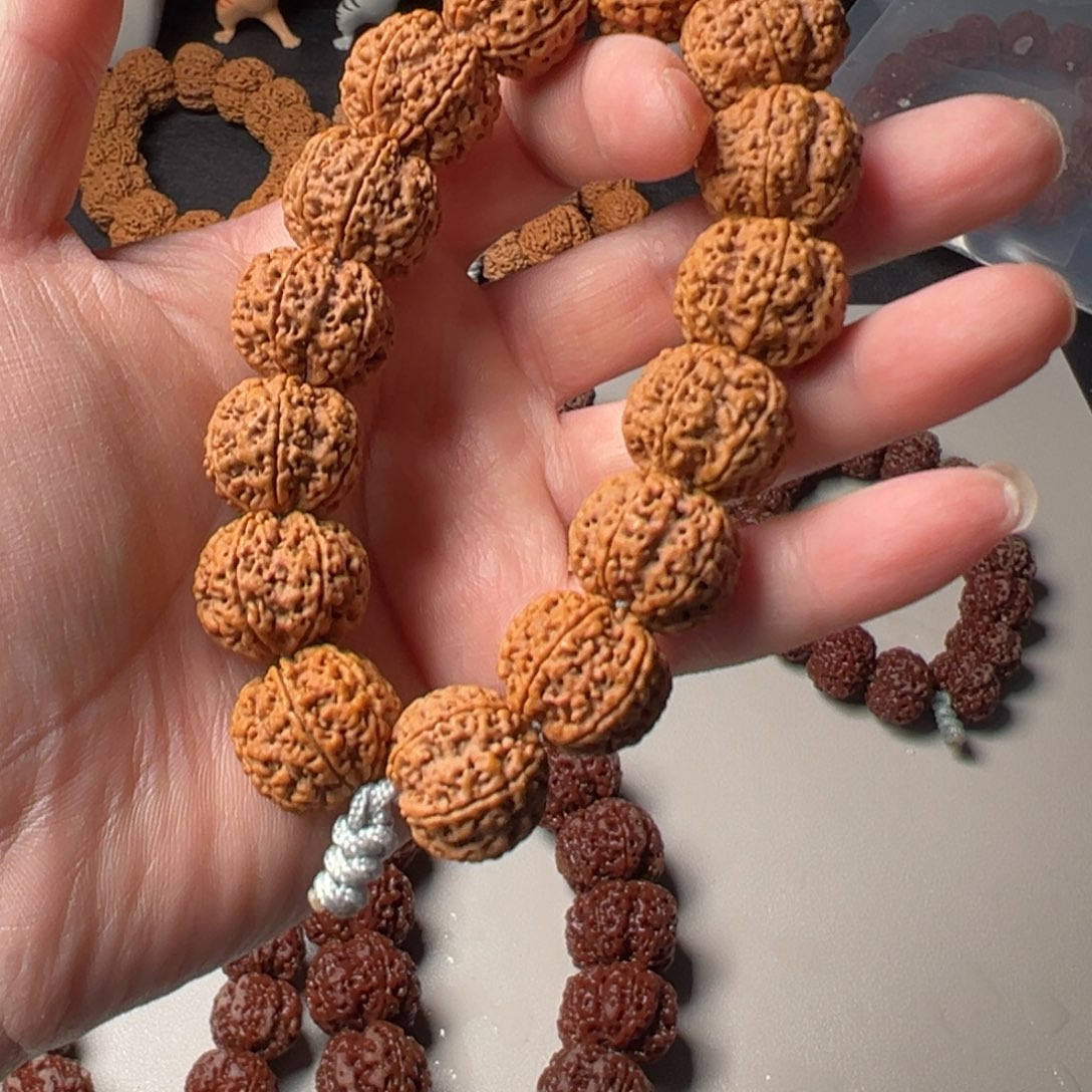 金刚菩提手串济****?20尺寸六瓣蜂王超头定制