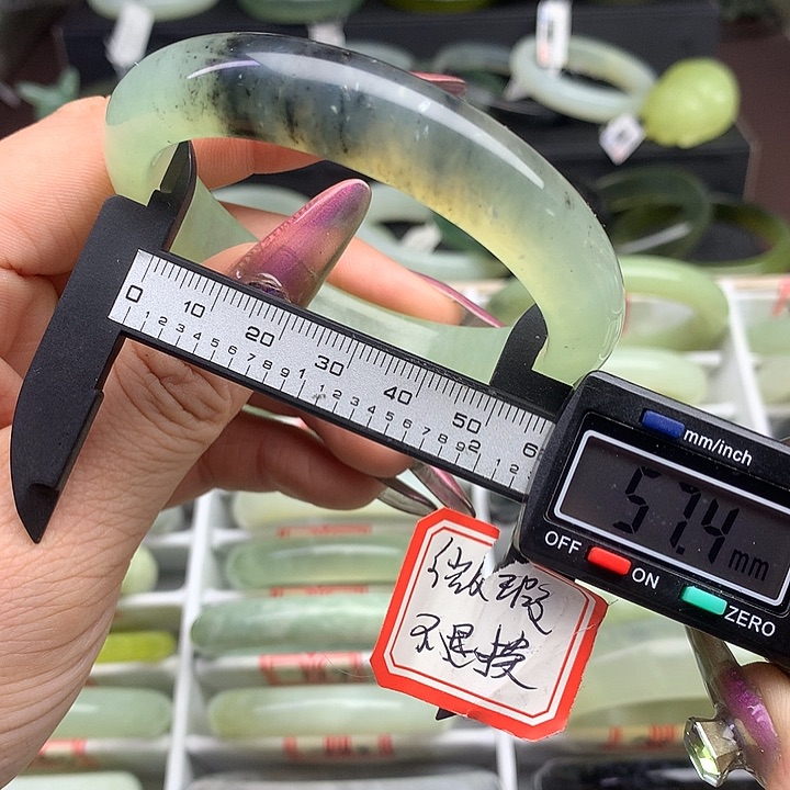 蛇纹石玉手镯未镶嵌786