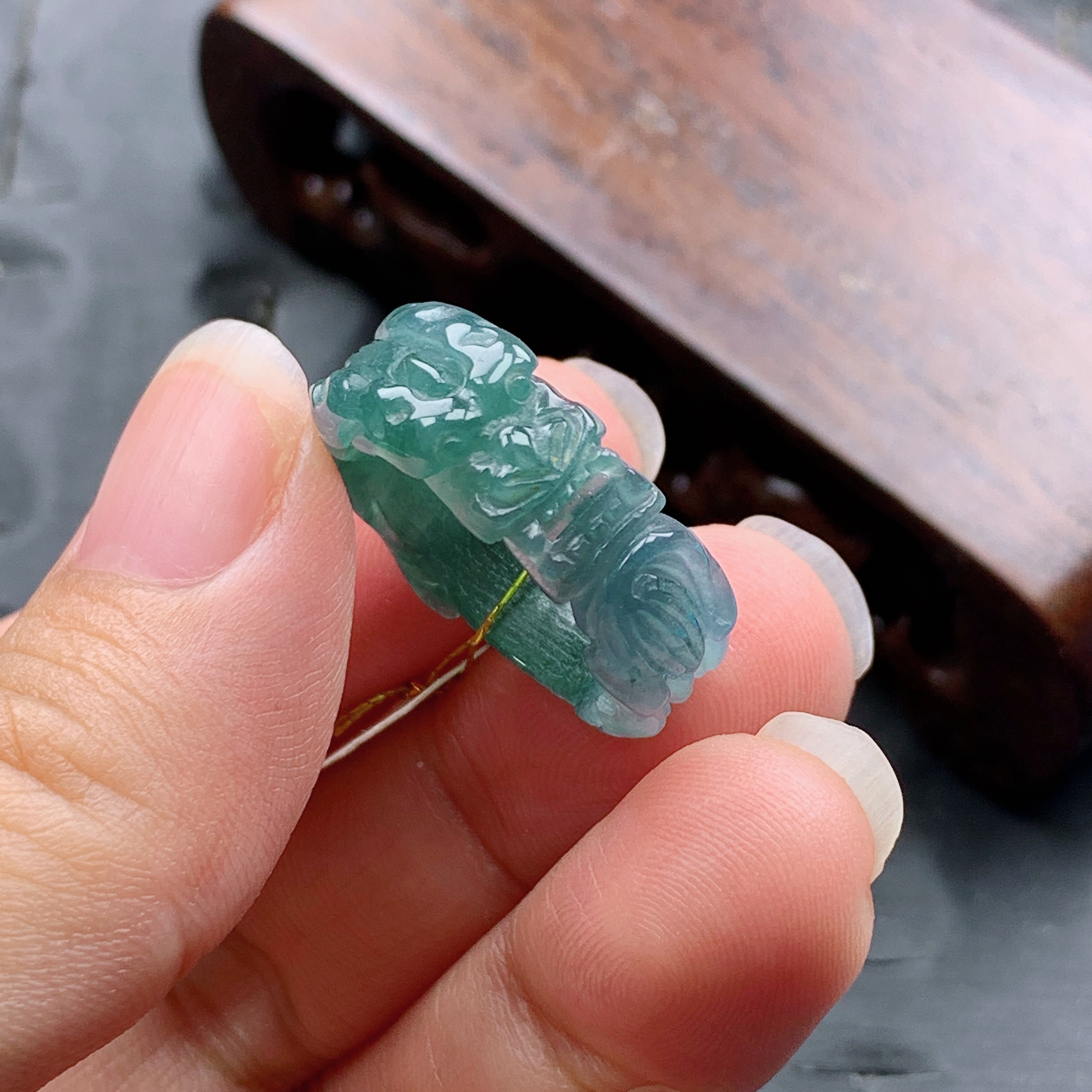 13号天然A货翡翠 T992 内径17/8/3.4mm 烟紫墨绿半山水龙戒戒指