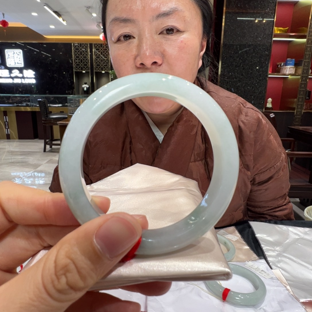 ****妹翡翠未镶嵌手镯冰飘花55-56福利不退不换