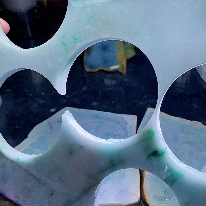 翡翠未镶嵌颈饰毛料17