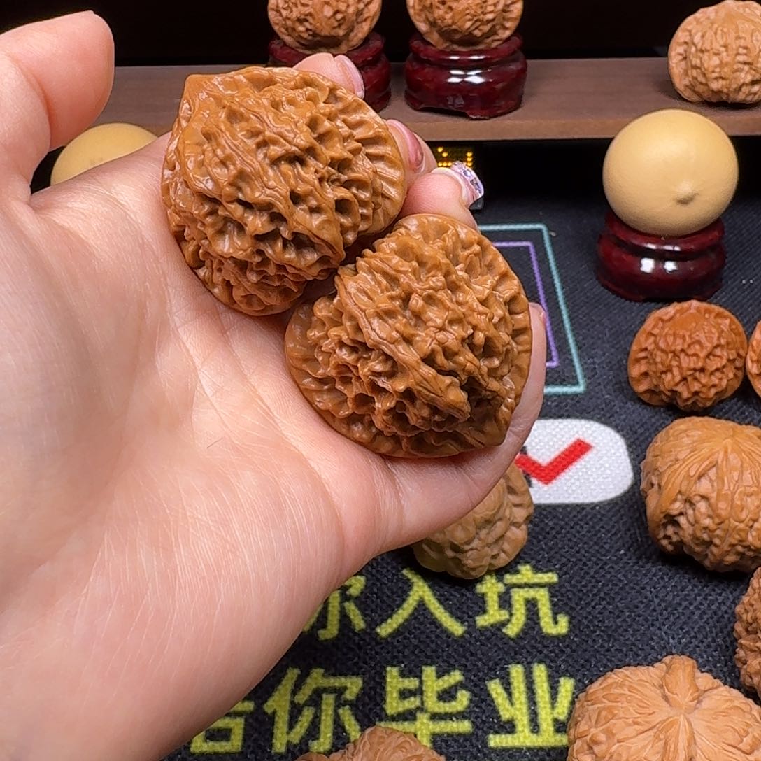 文玩核桃吊坠40龙门涧