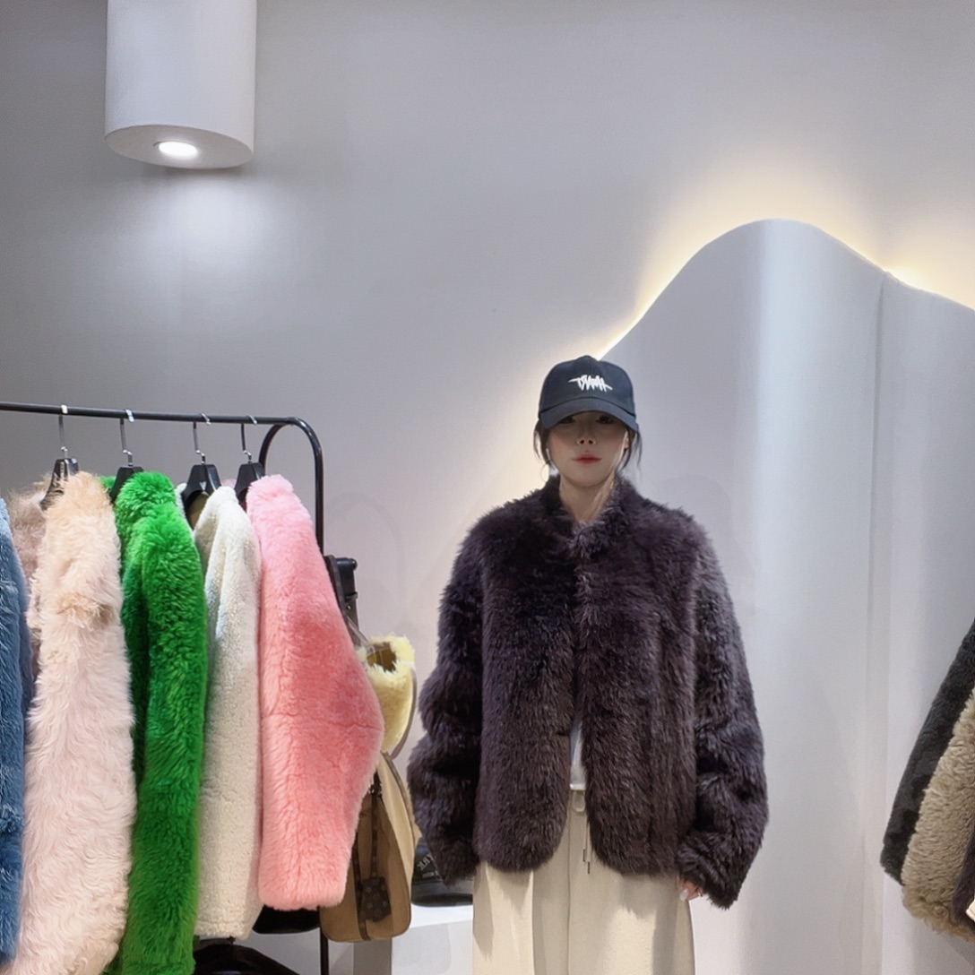 y****真皮皮毛一体外套222-3327