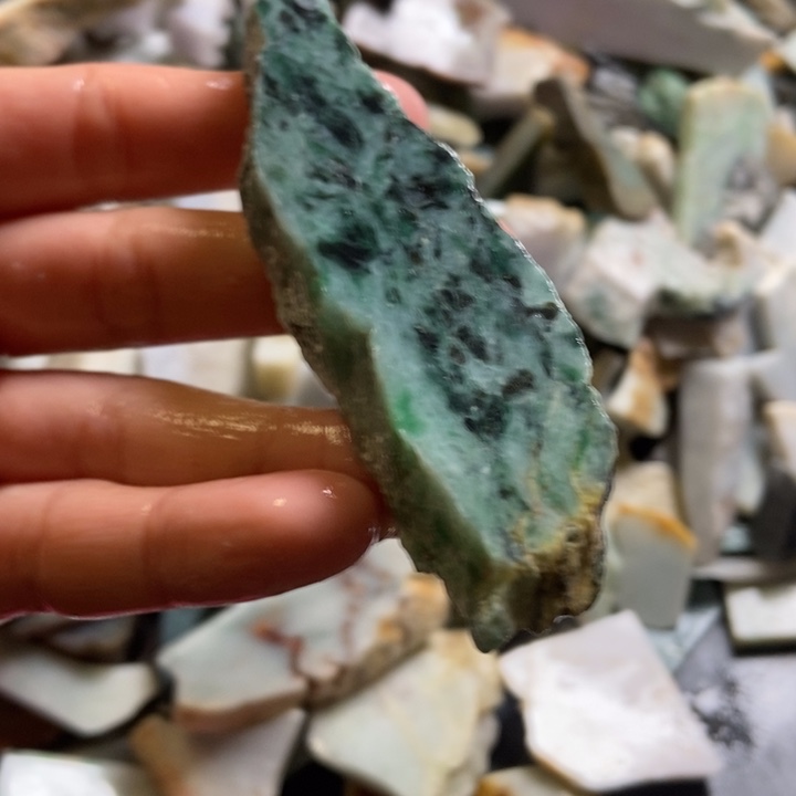 翡翠颈饰未镶嵌天然翡翠