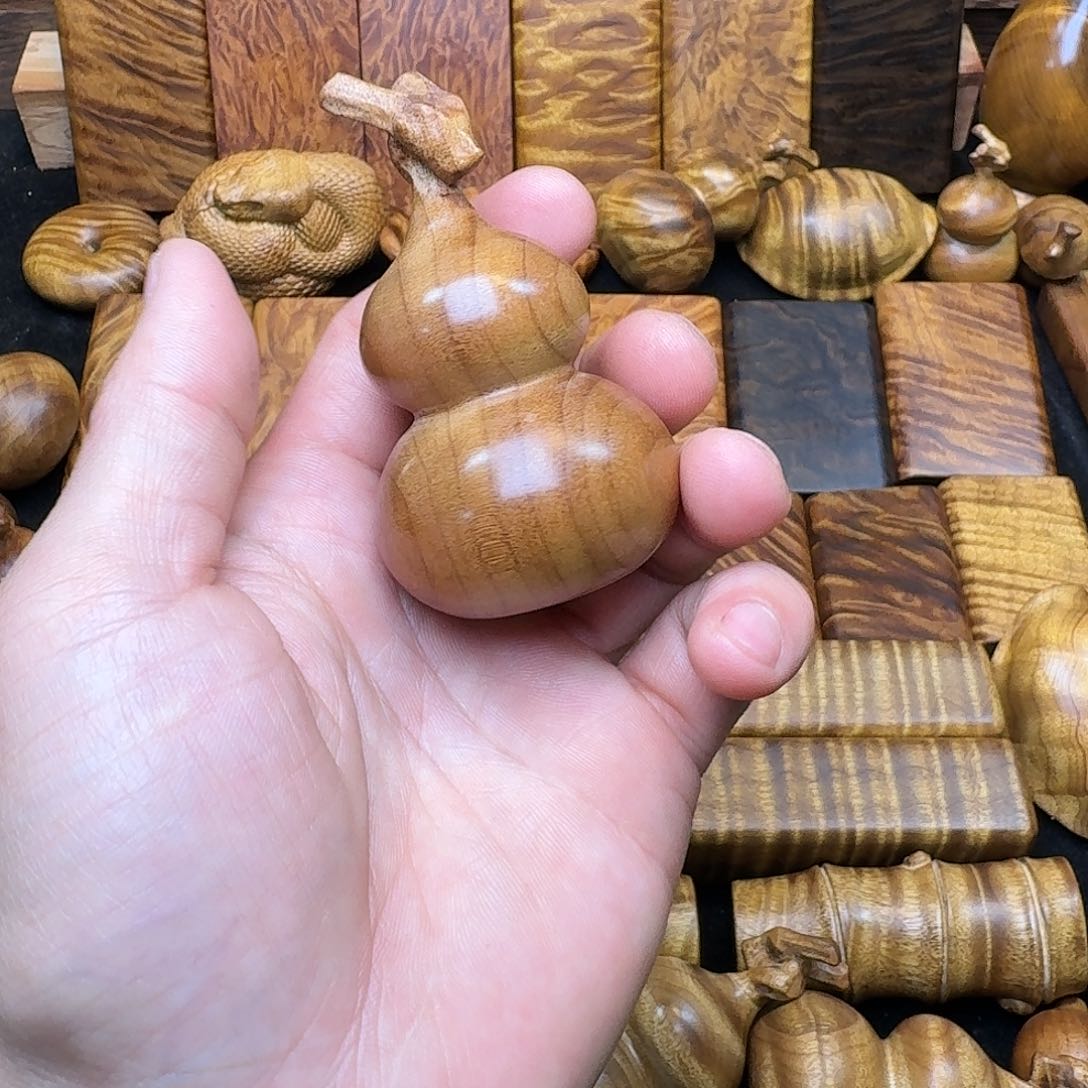 楠木金丝楠木无事牌