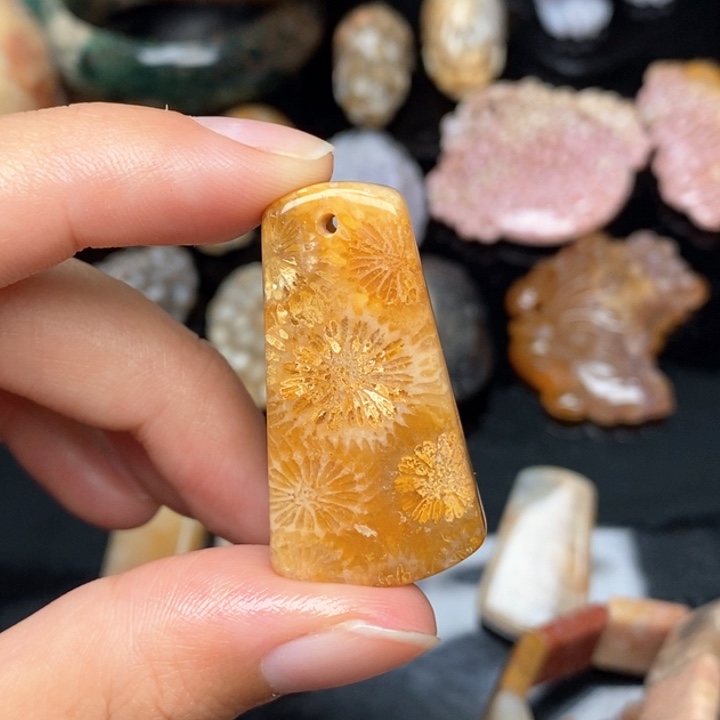 硅化珊瑚（珊瑚玉）手镯未镶嵌