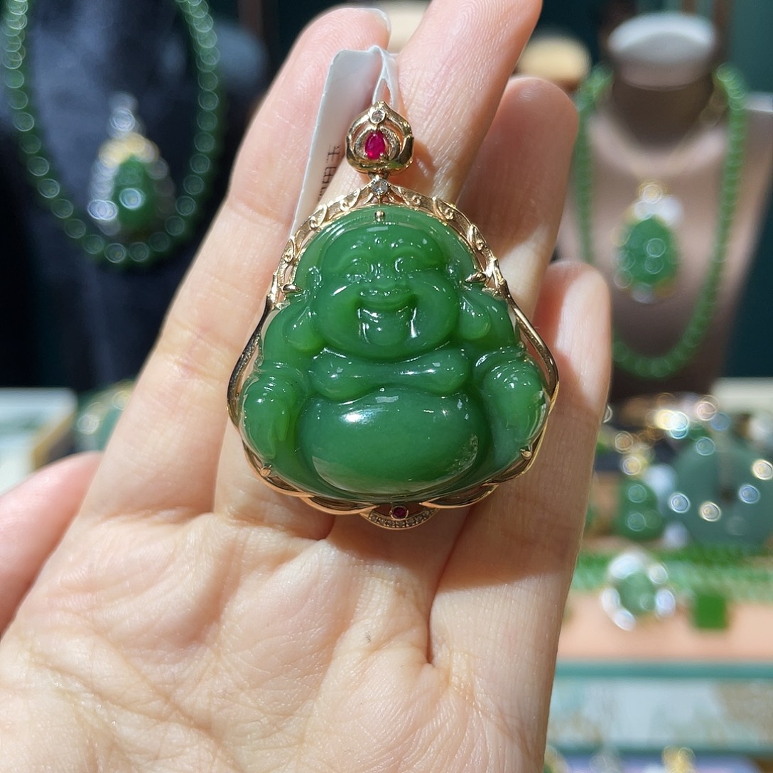 和田玉（碧玉）18K金镶嵌颈饰