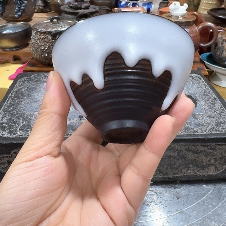 主人杯一个，爱，瓷。。品茗