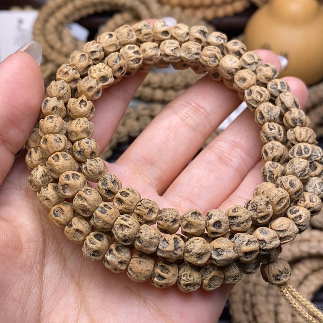 柏香籽/百香籽吊坠杨**。