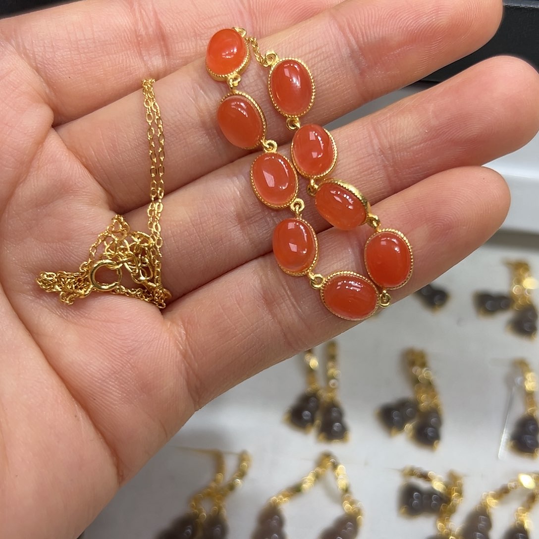 南红玛瑙颈饰银S925镶嵌快****孩