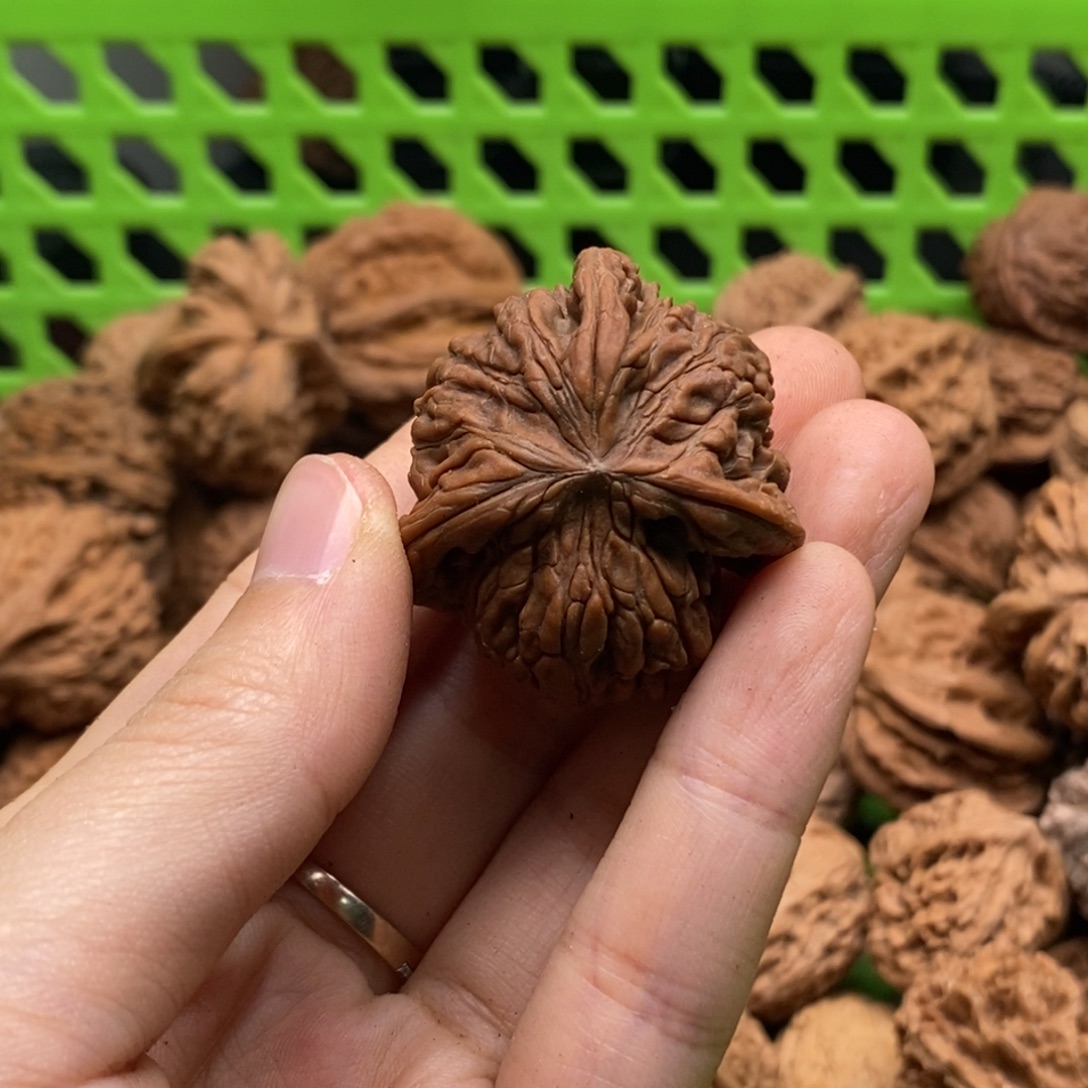 旭***日文玩核桃吊坠定制商品不退不换