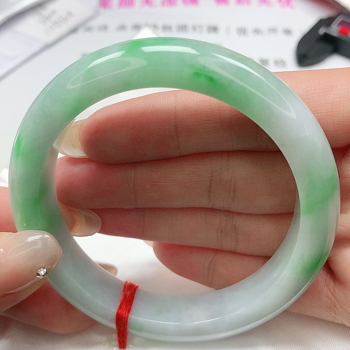 翡翠手镯未镶嵌缅甸天然A货翡翠