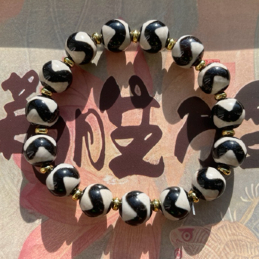 10mm玛瑙材质虎牙和多宝手串15个单珠