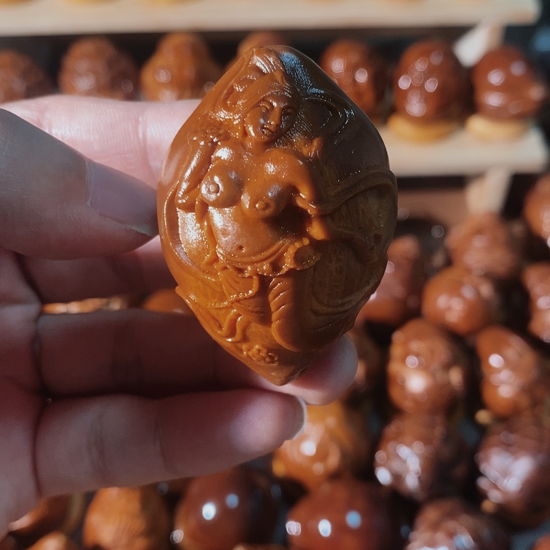 橄榄核把件原*美女生命