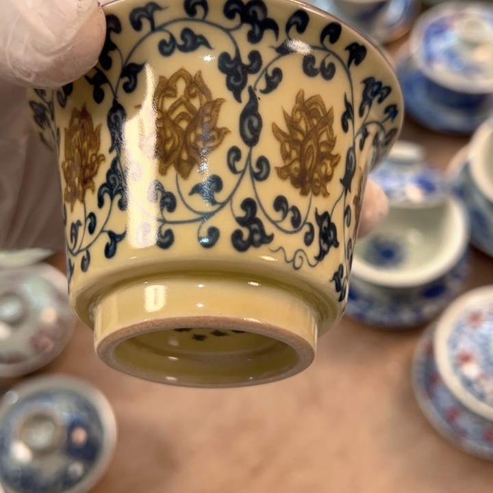 瓷片釉里金缠枝莲马蹄盖碗全品