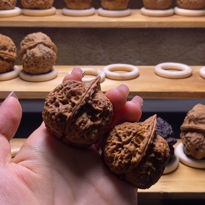 文玩核桃吊坠4。               