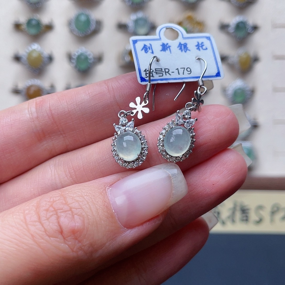 翡翠戒指未镶嵌耳钉