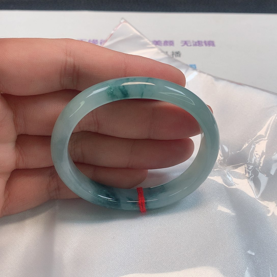 翡翠手镯（贵妃镯）未镶嵌302号