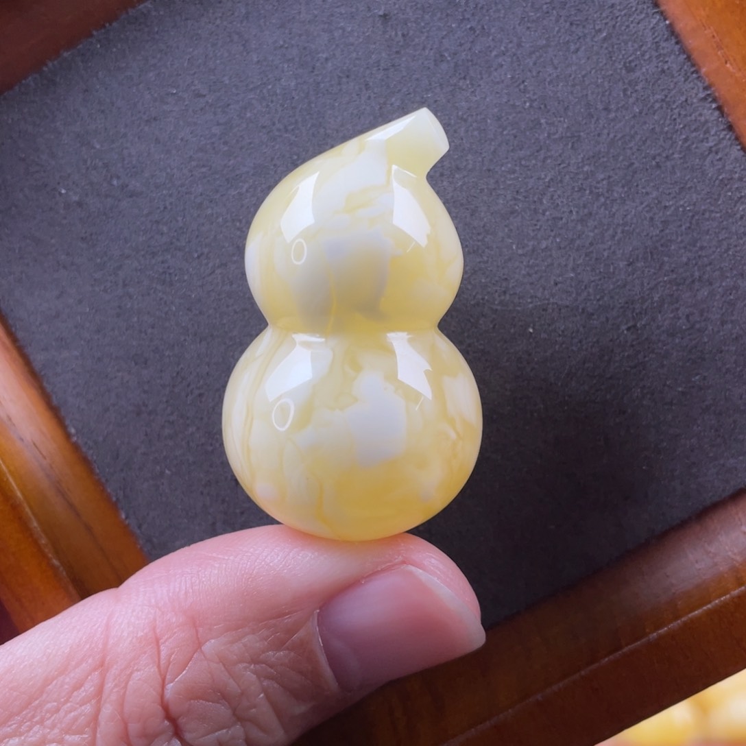 琥珀颈饰未镶嵌蜜蜡吊坠