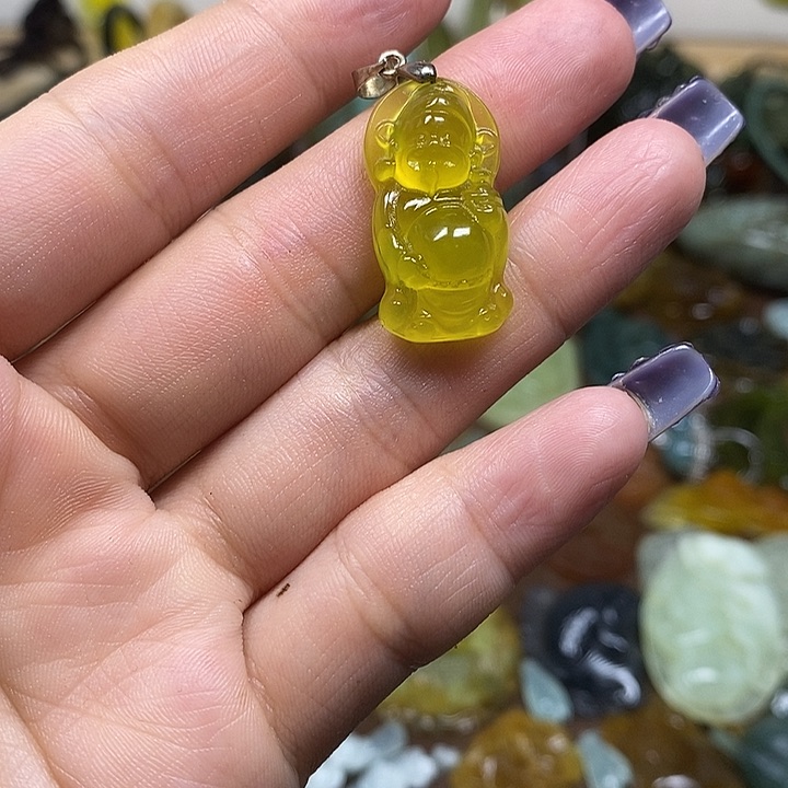 蛇纹石玉吊坠未镶嵌