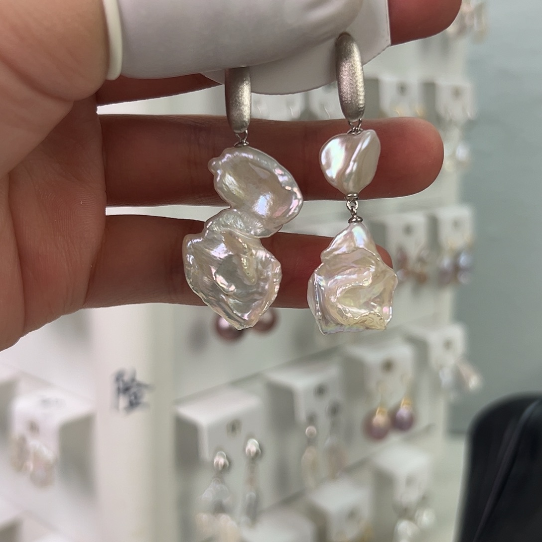 是***吖非金属巴洛克花瓣耳饰 