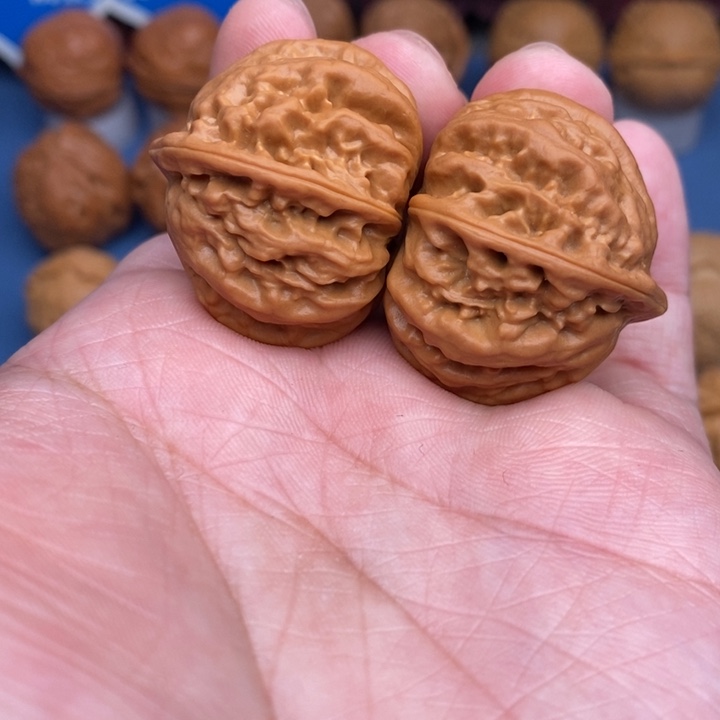 文玩核桃把件水晶八棱