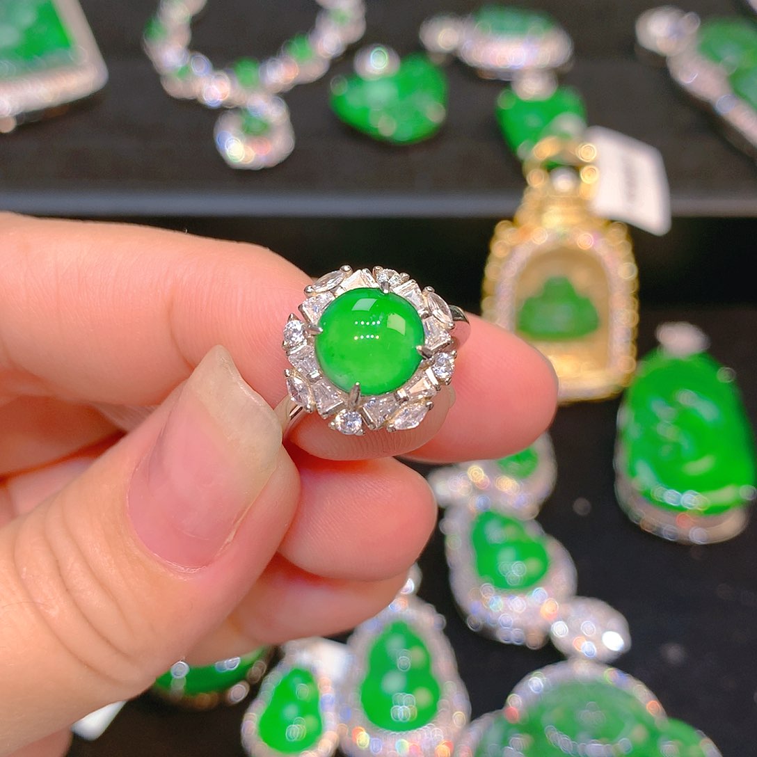 翡翠银S925镶嵌颈饰翡翠