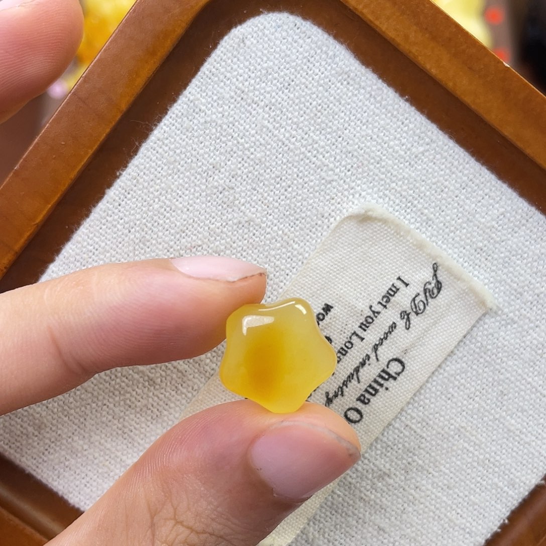 未镶嵌琥珀珠宝奇石星星