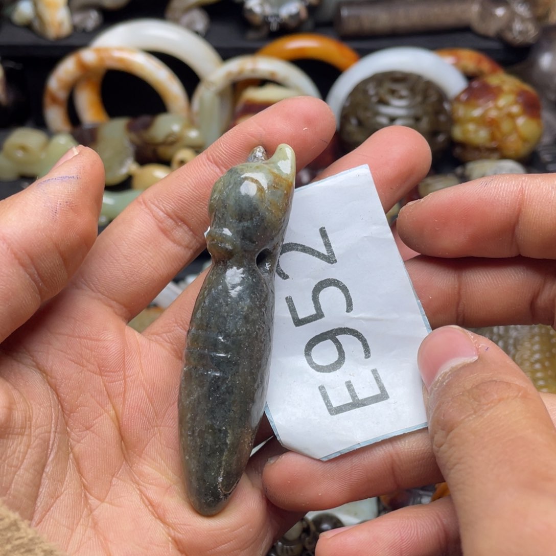 和田玉（糖玉）挂件未镶嵌