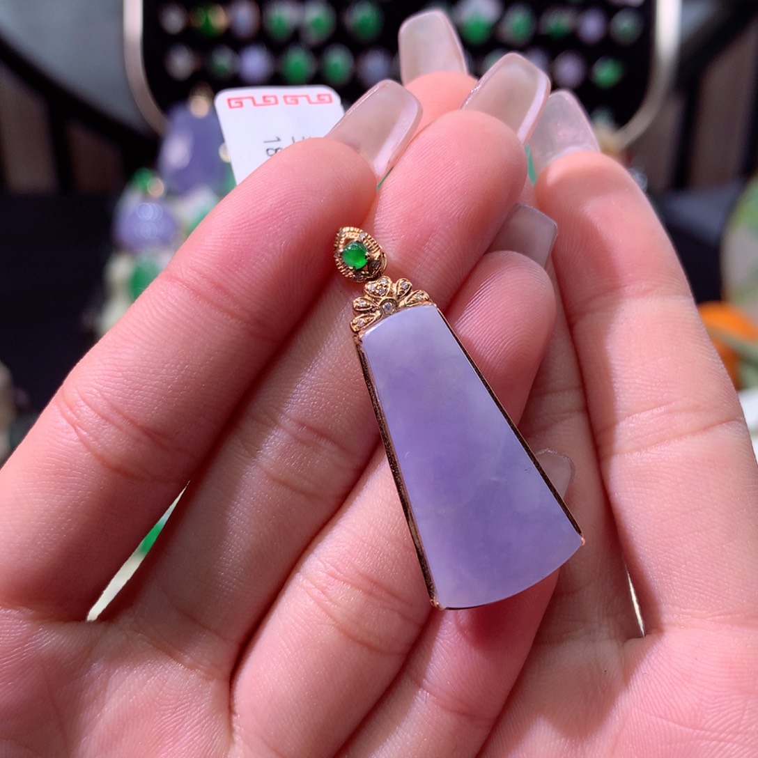 翡翠颈饰18K金镶嵌翡翠