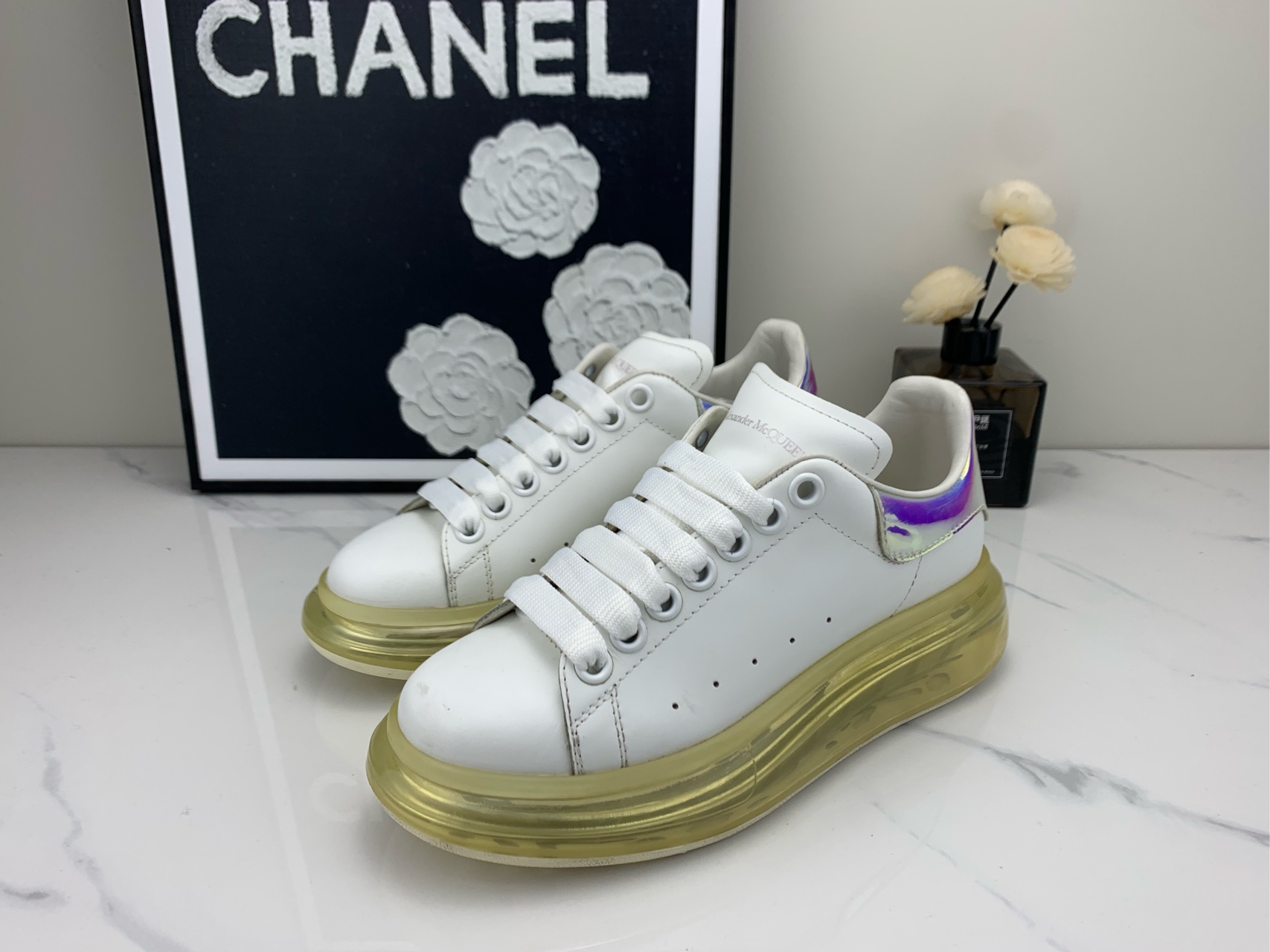 95新 Alexander McQueen/亚历山大·麦昆 镭射气垫 35.5码/jm00236