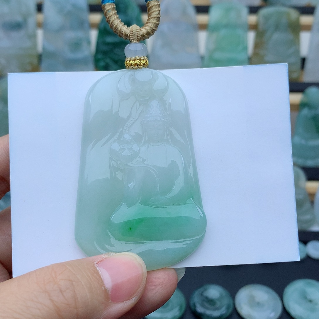 周***翡翠未镶嵌颈饰观音