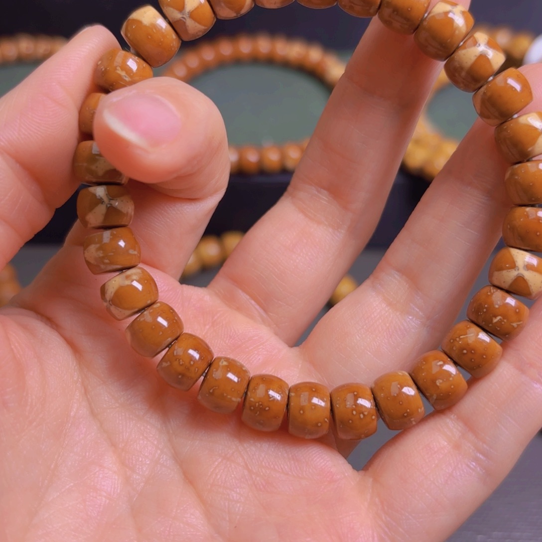 【闪购商品】菩提风****己紫金鼠奔驰标花皮手串