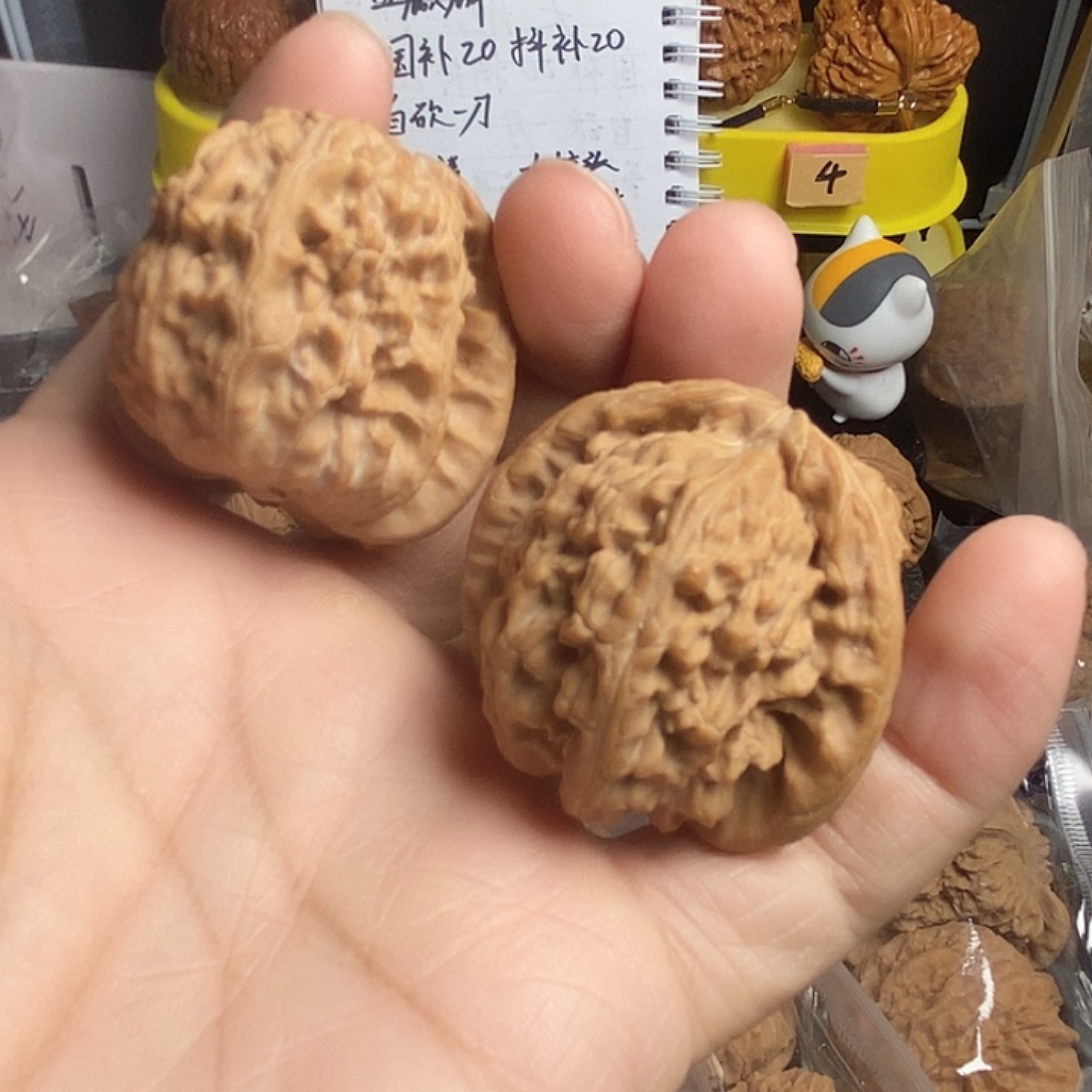 一***念文玩核桃吊坠白狮子40