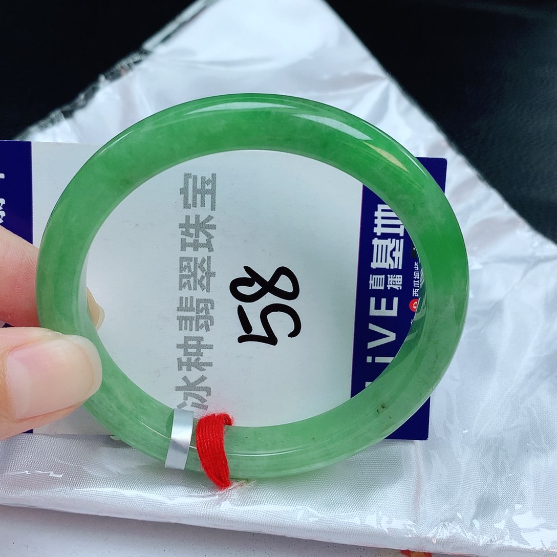 翡翠手镯未镶嵌缅甸天然A货翡翠手镯