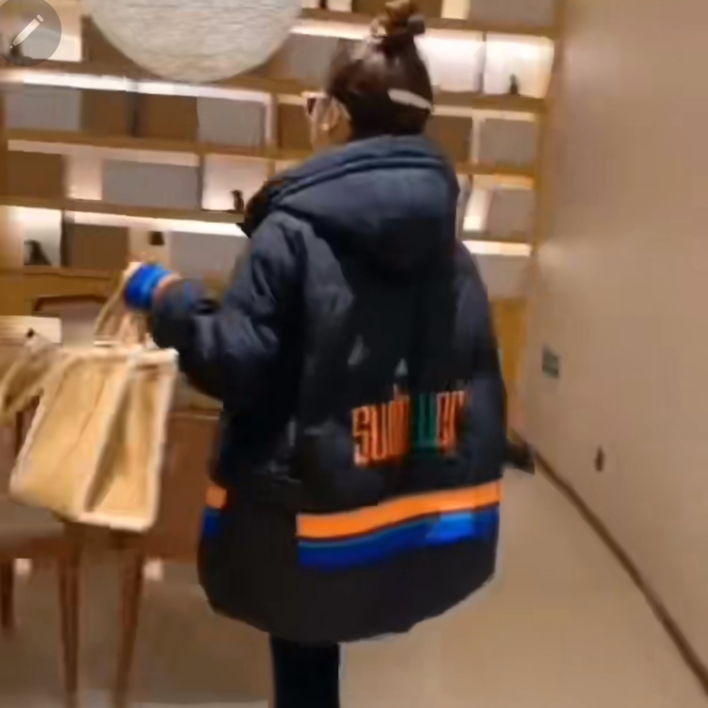 鹅绒中长服潮牌高品质白色同黑色长袖加厚