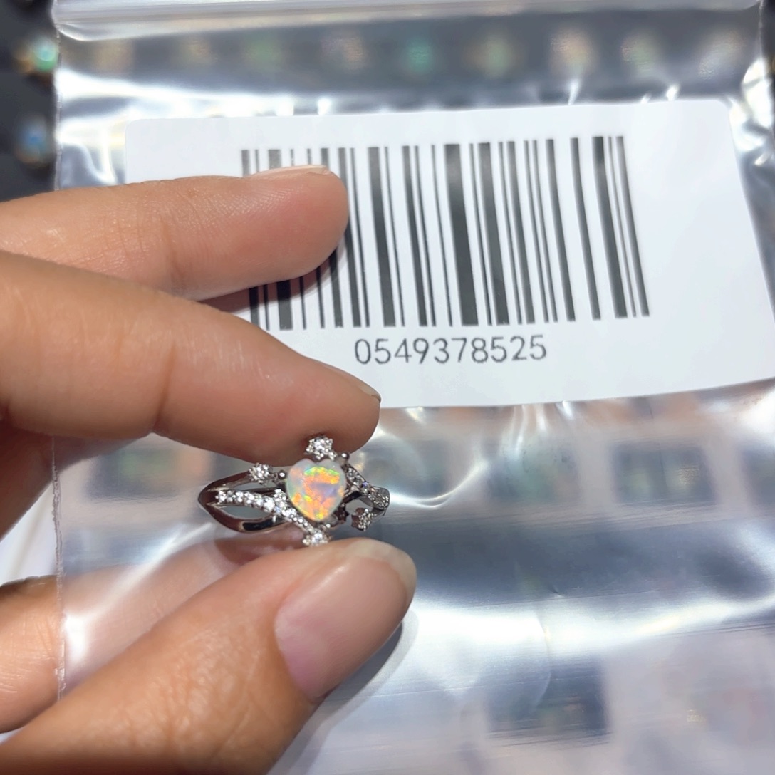 张***喜欧泊银S925镶嵌戒指