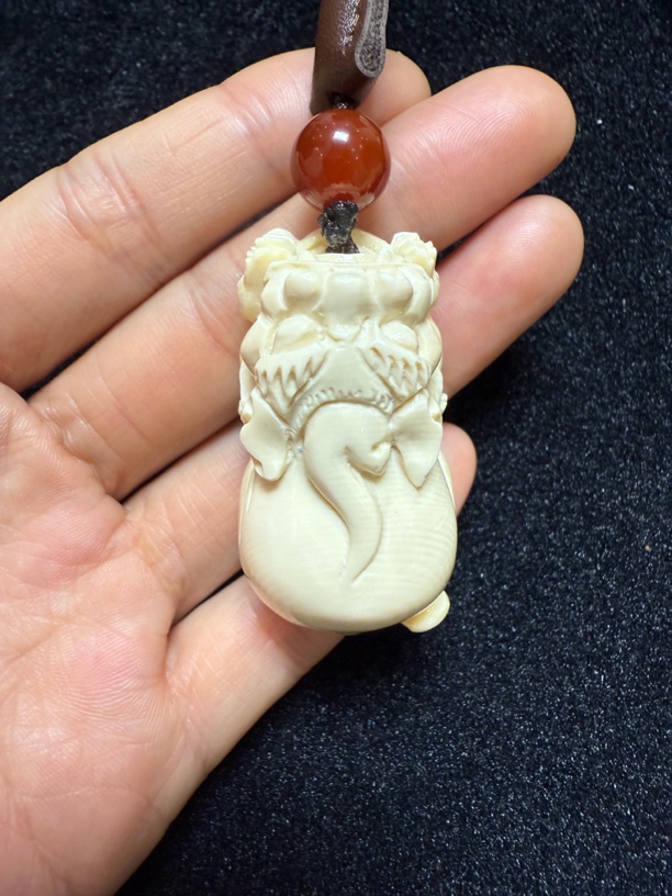D2001天然猛犸牙貔貅吊坠手把