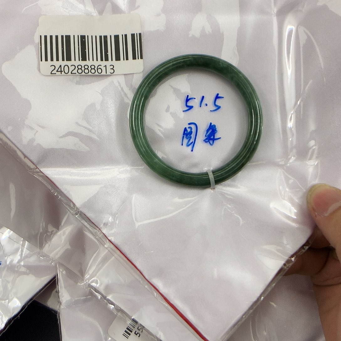 翡翠手镯未镶嵌天然缅甸翡翠手镯