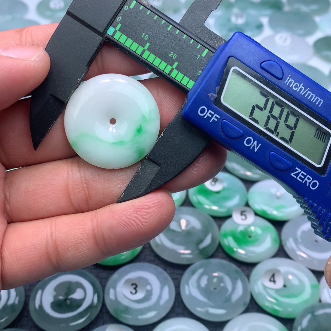 翡翠颈饰未镶嵌缅甸天然A货翡翠