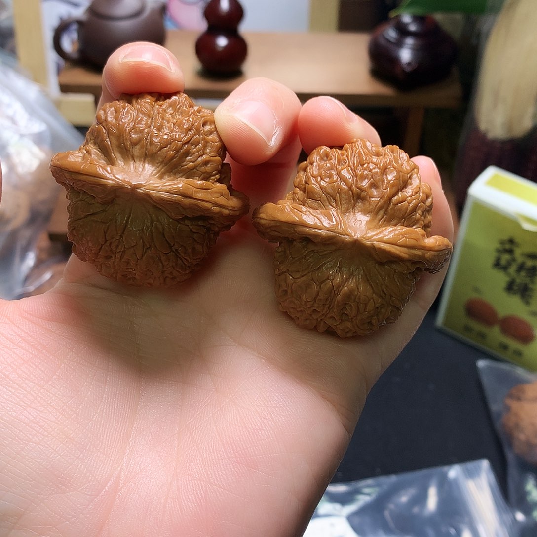 文玩核桃吊坠揽****）血麒麟43