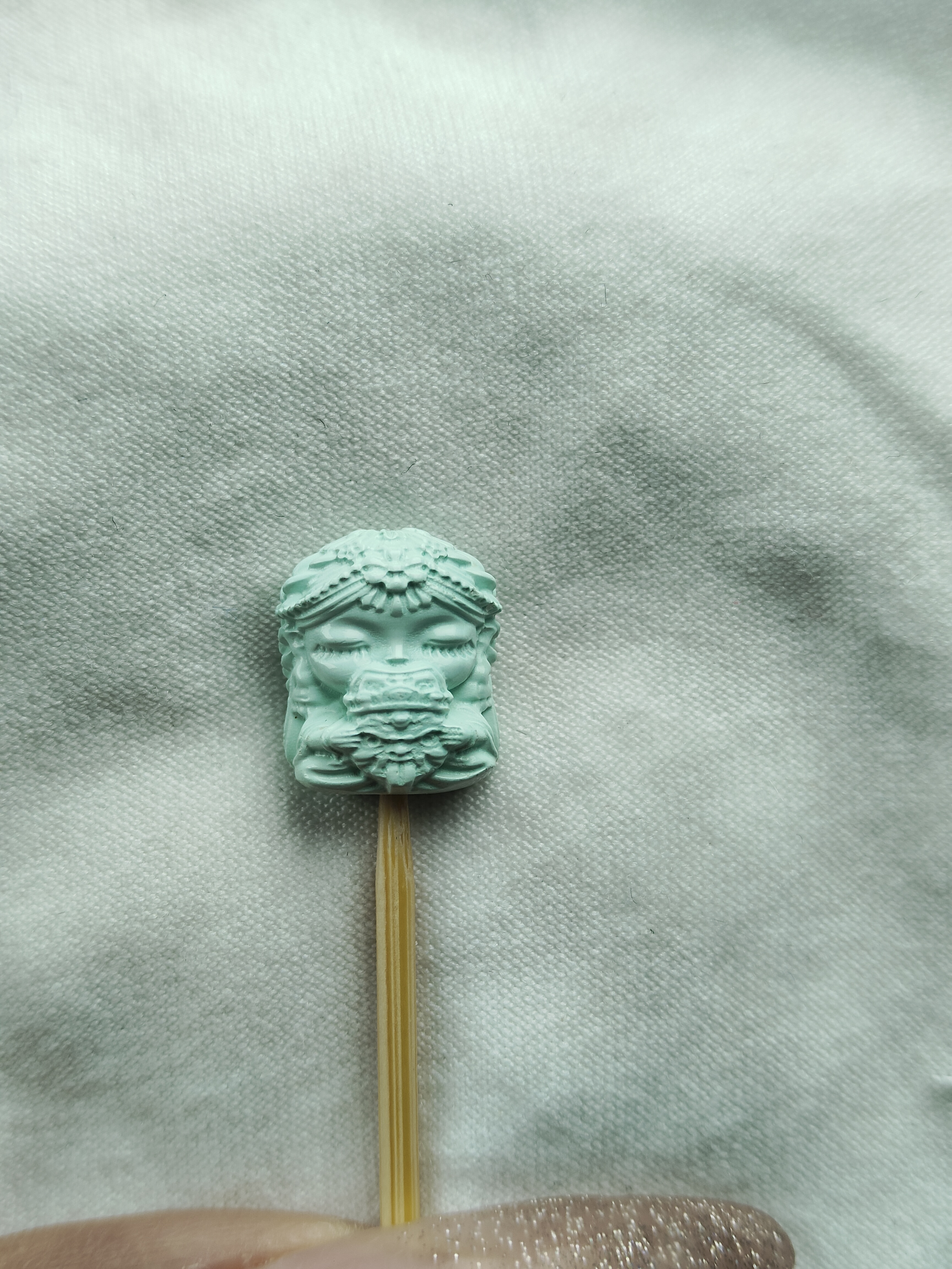 天然原矿绿松石雕刻