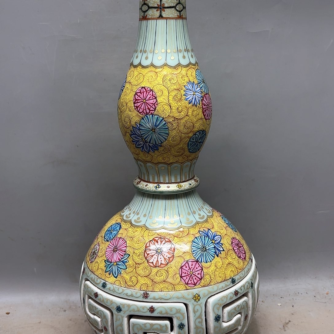 摆件红**子精品陶瓷工艺美术品摆件