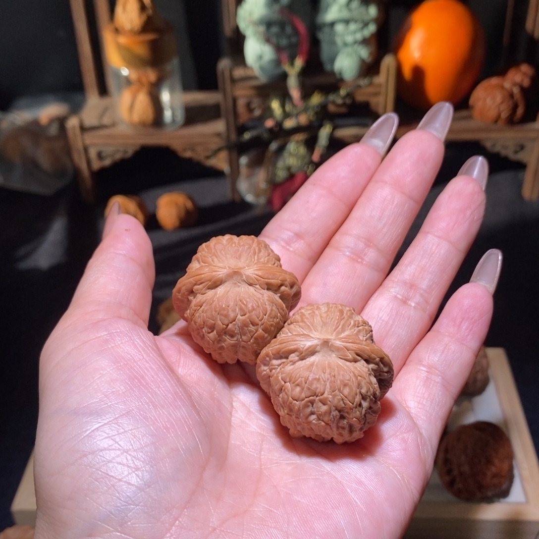 文玩核桃吊坠血麒麟34