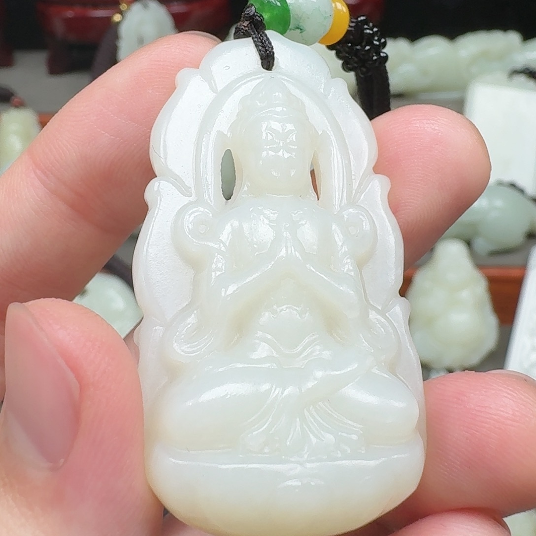 和田玉未镶嵌把件