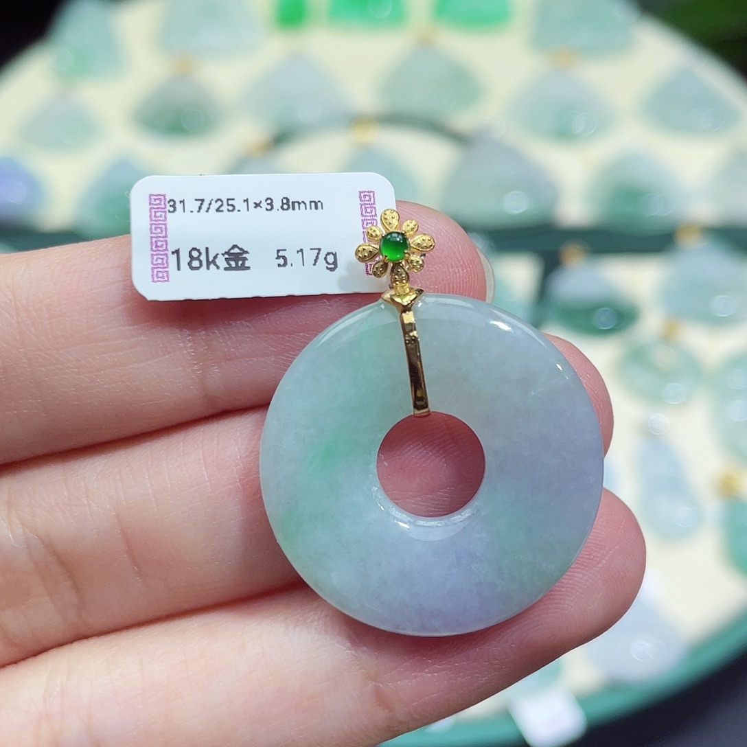 颈饰18K金镶嵌翡翠甜甜圈
